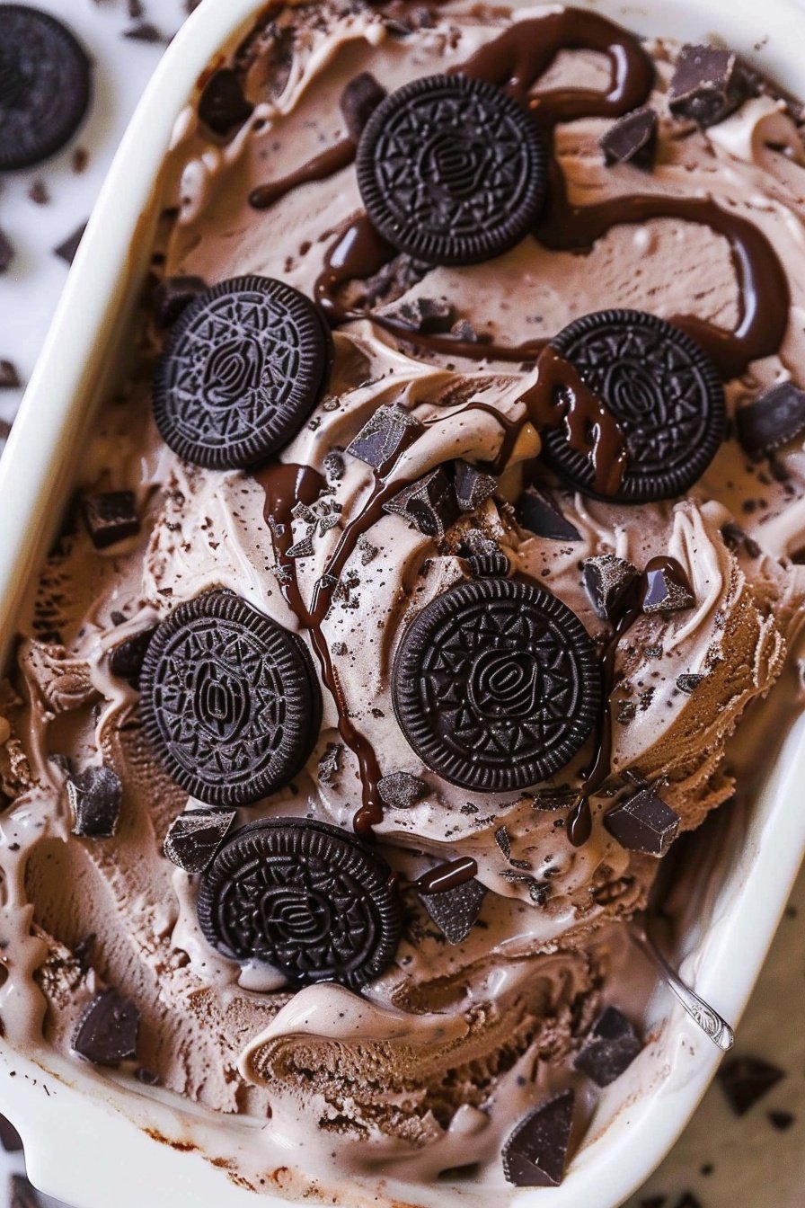 Easy Oreo Chocolate Ice Cream